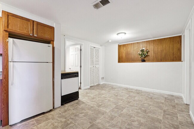 Modern Comfort Meets Prime Atlanta Location – Schedule Your Tour Today!