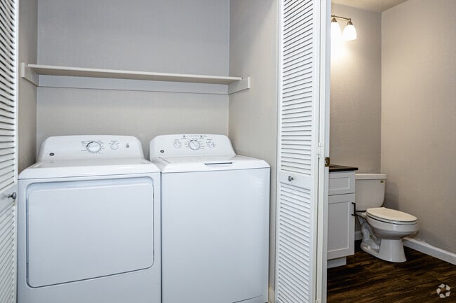1BR, 1BA - 760SF