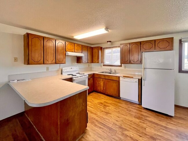 Large Two Bedroom One Bath In North Lovela... - Large Two Bedroom One Bath In North Lovela... House