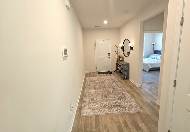 Photo - 698 Oak Br Pl