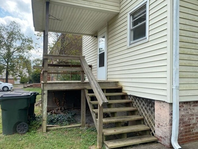 Photo - For Rent - Renovated One Bedroom Unit in G...