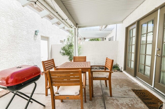 Photo - Cute FURNISHED 2 Bedroom Condo FOR RENT!