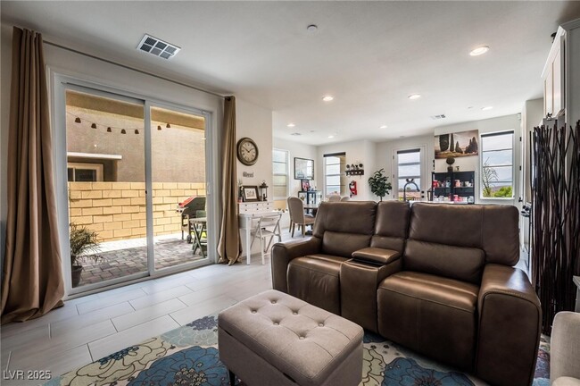 Building Photo - 128 Kimberlite Dr