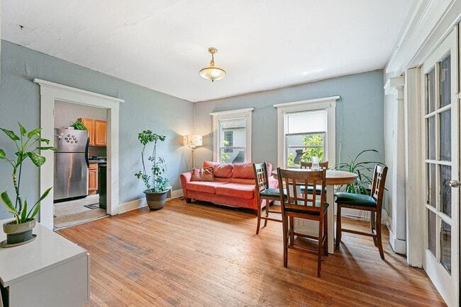 Building Photo - 520 5th Ave SE Rental
