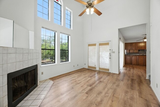 Photo - FABULOUS walkable/bikeable 3BR with parkin...