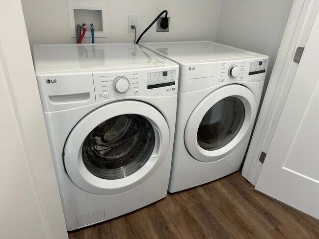 Photo - 443 Kane Creek Blvd Unit B214