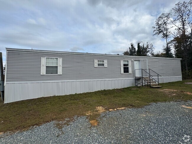 Building Photo - 2/2 in Marianna for $1,000 Rental