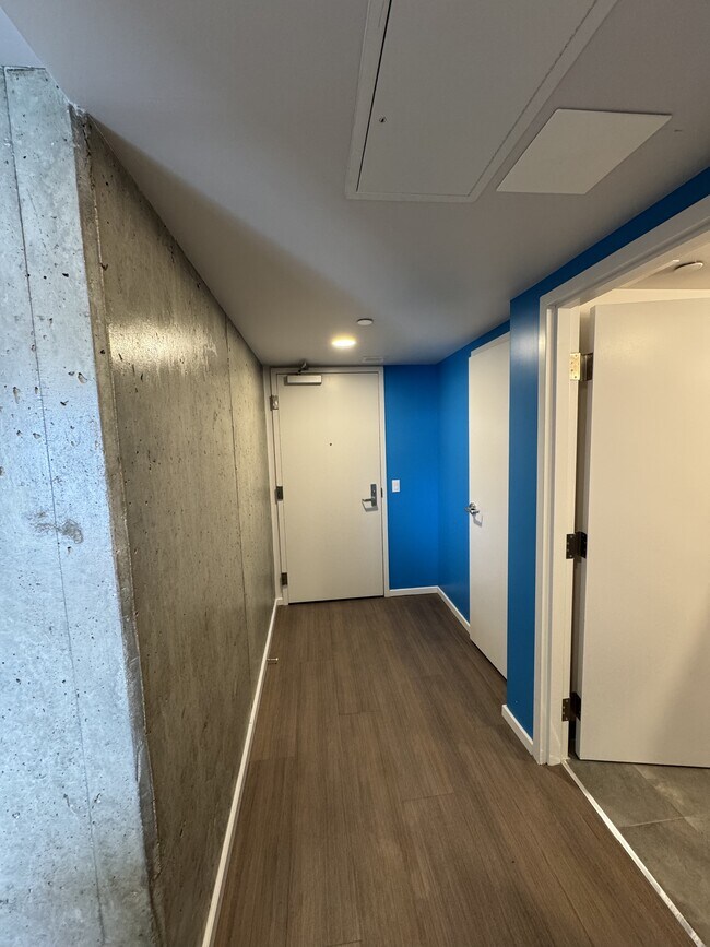 Photo - 105 Champagne Ave S