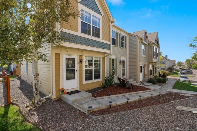 End unit. No neighbors above you. - 10856 Bayfield Way