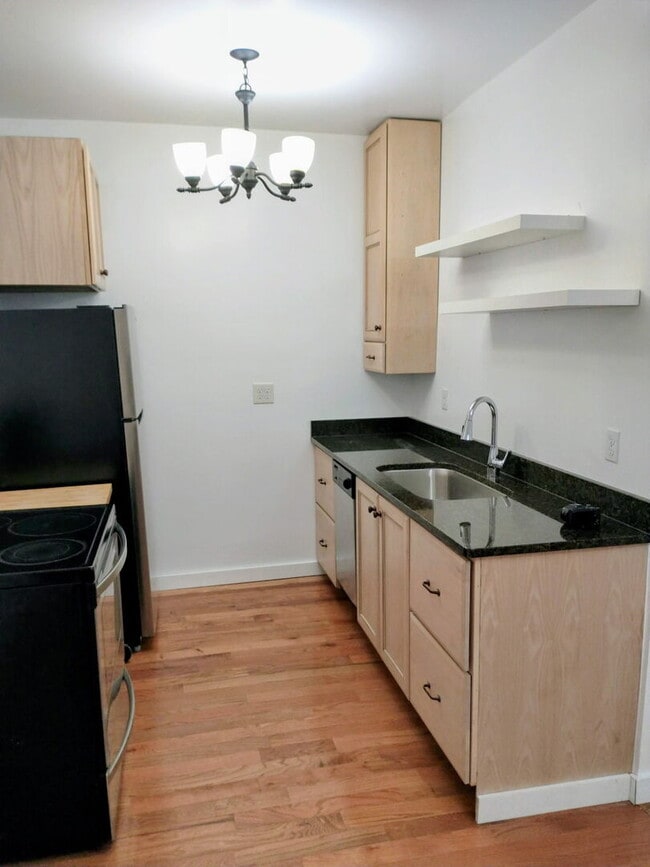 Photo - 2425 N Clybourn Ave Unit 2M