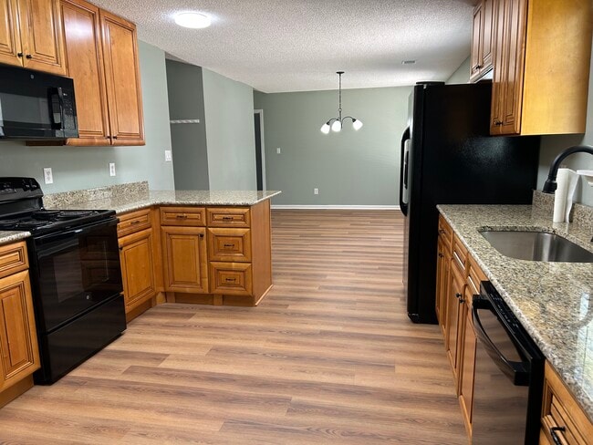 Photo - 111 Mockingbird Dr