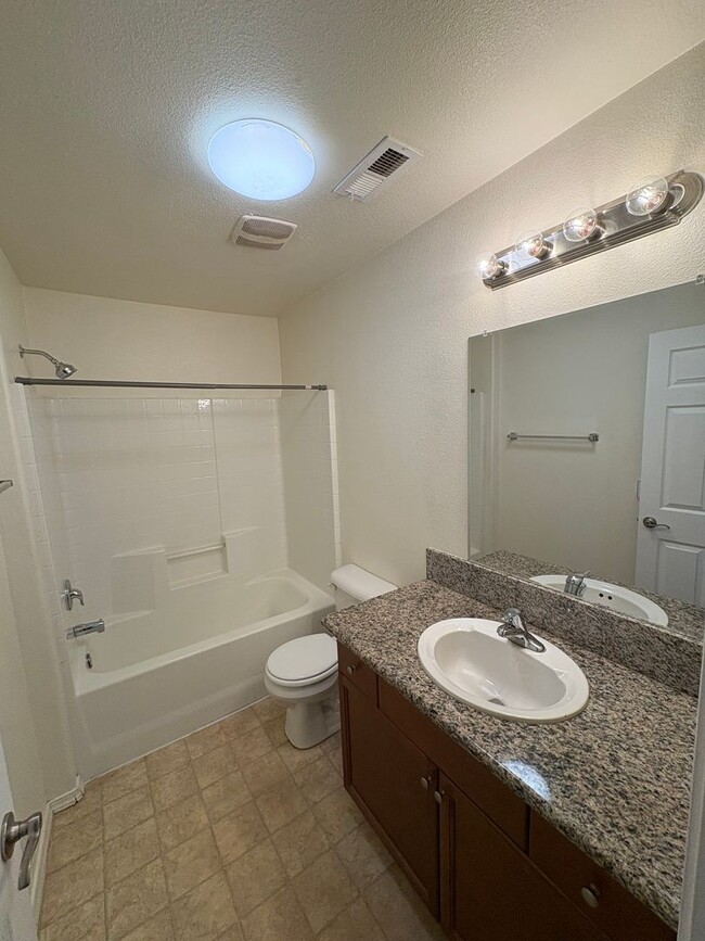 Photo - Charming apartment home located on Bella Oaks Drive! Available Now!