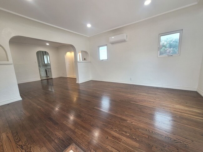 Photo - Harding Dr-628 Unidad Front House