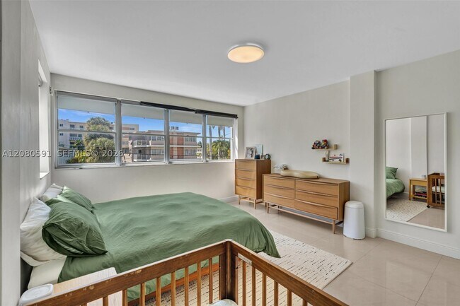 Photo - 9381 E Bay Harbor Dr Unit 202s
