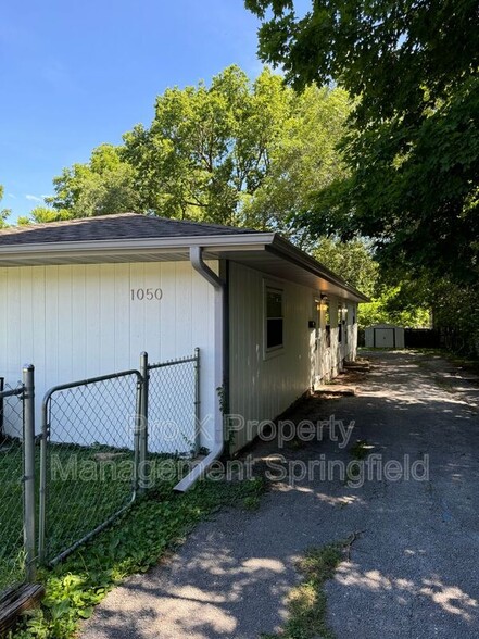 1050 W Elm St