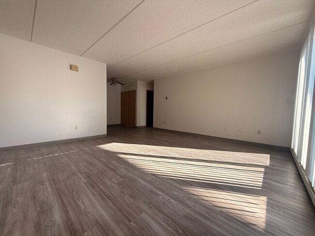 1 BR, 1 BA