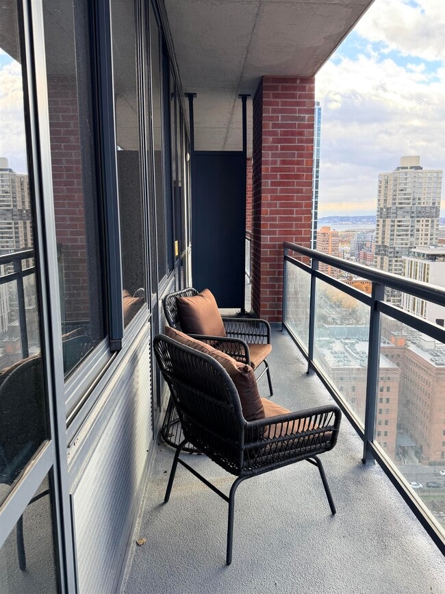 Photo - 389 Washington St Unit 28C