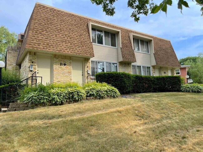 Building Photo - 221 Nautilus Dr Unit B