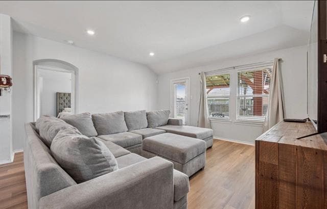 Photo - 900 Sapphire Dr