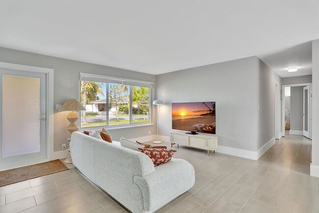 Photo - 400 SE 5th Ct