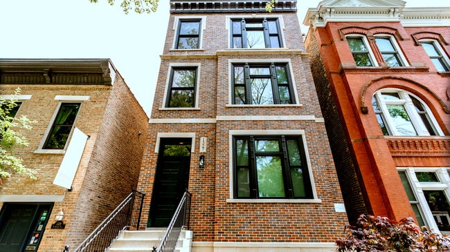Building Photo - 1327 N Wicker Park Ave Unit 1 Rental