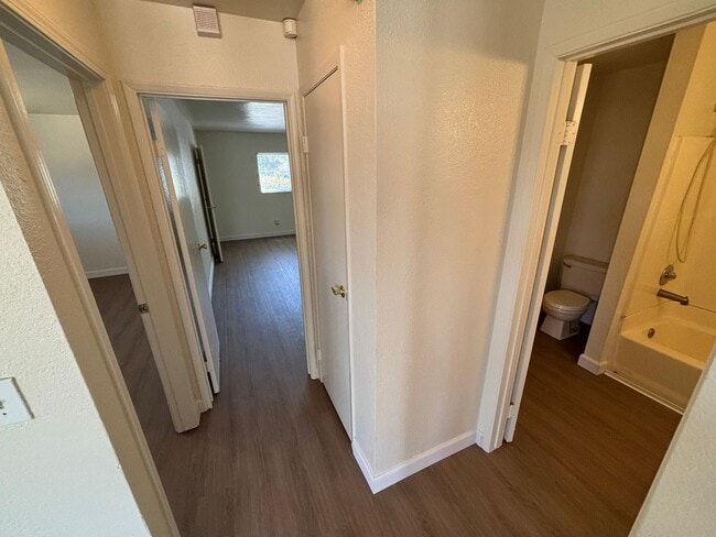 Photo - 6801 Woodbine Ave