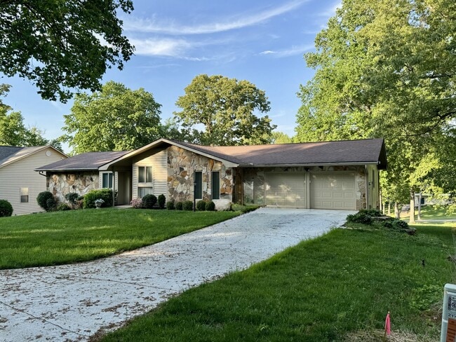 Photo - 212 Talah Ln