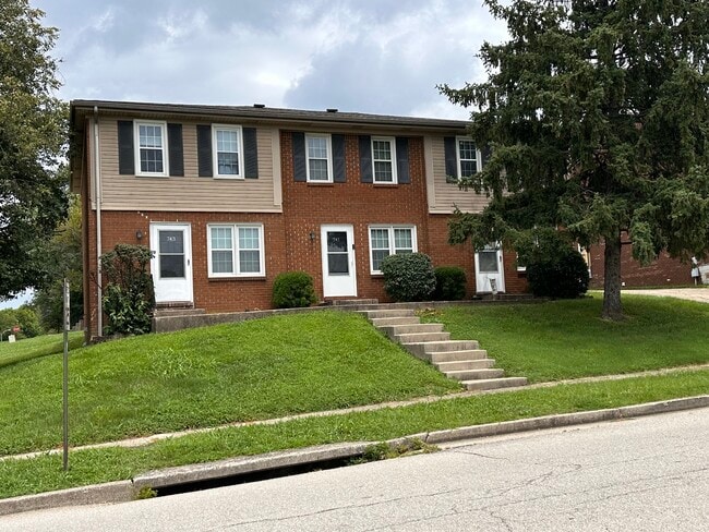 Building Photo - 741 Ridgeview Dr