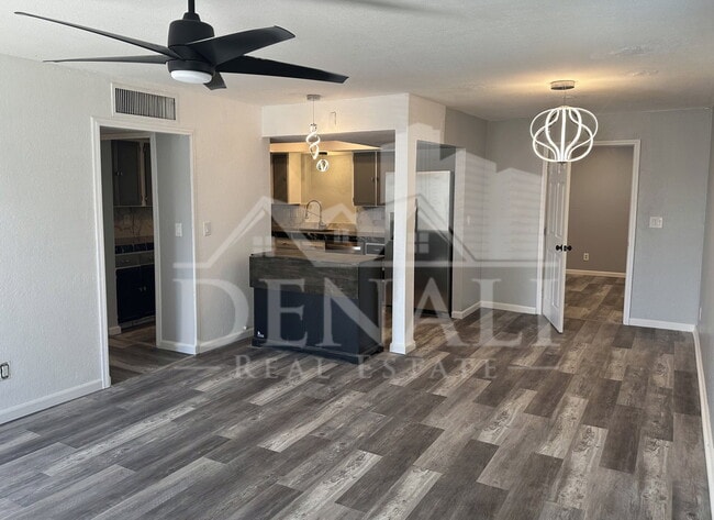 Photo - 216 E Carol Ave