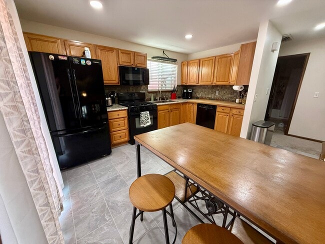 Photo - 1859 Sumner St