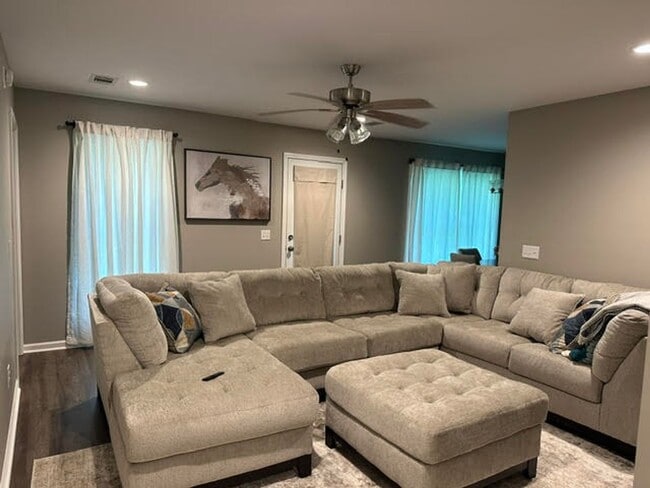 Photo - 16010 Lake Hills Dr
