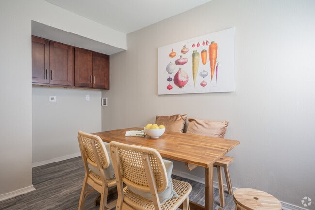 Dining Room & Laundry