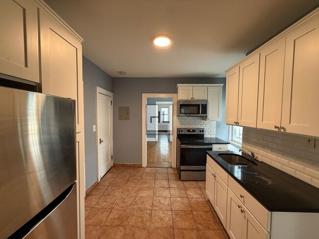 Building Photo - FOREST AVENUE