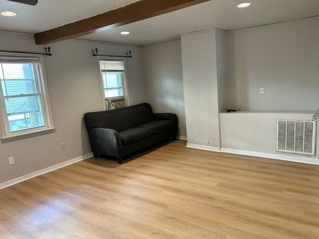 Photo - 177 Bowen St Unit 1