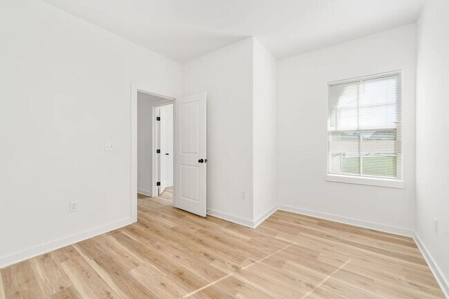 Photo - 2331 Spring Hill Ct-