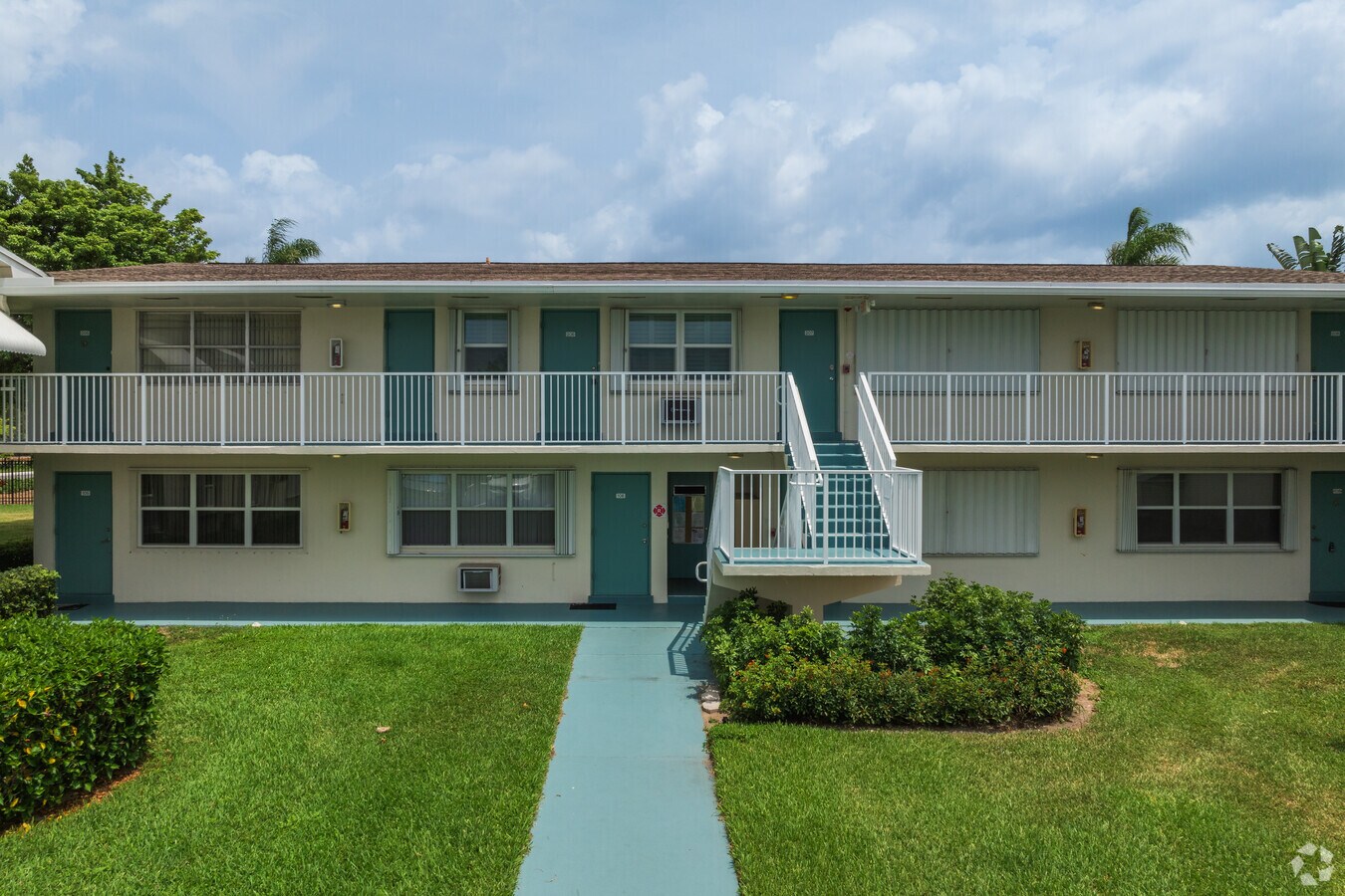 Entrance - Sterling Village Condominium