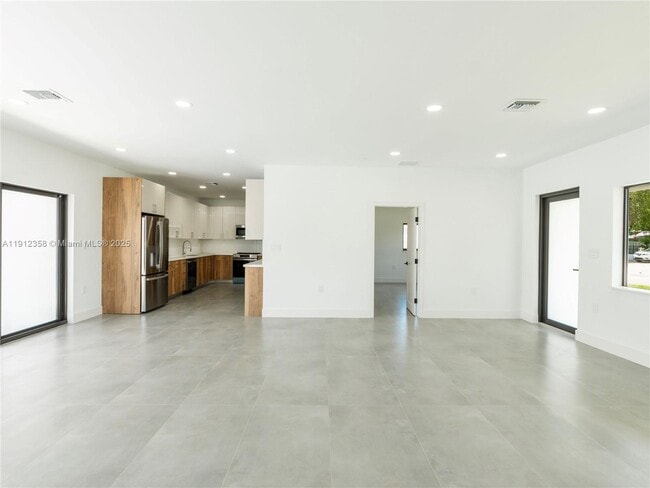 Photo - 1181 NE 202nd St