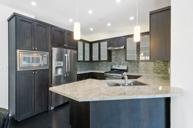 Photo - 408 E Balboa Blvd Unidad 408 E Balboa #A