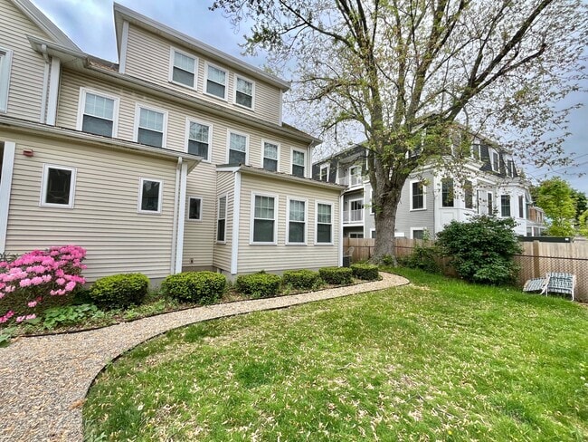 Photo - 17 Raymond St Apartments Unit 1