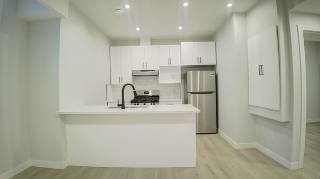 Photo - 10240-10157 157 St NW Unit BSMT 10244
