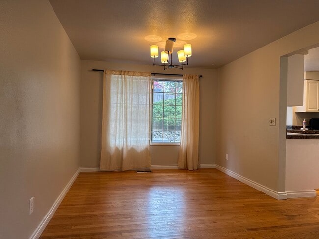 Photo - Beautiful Tri-level 3 beds, 2.5 baths plus...