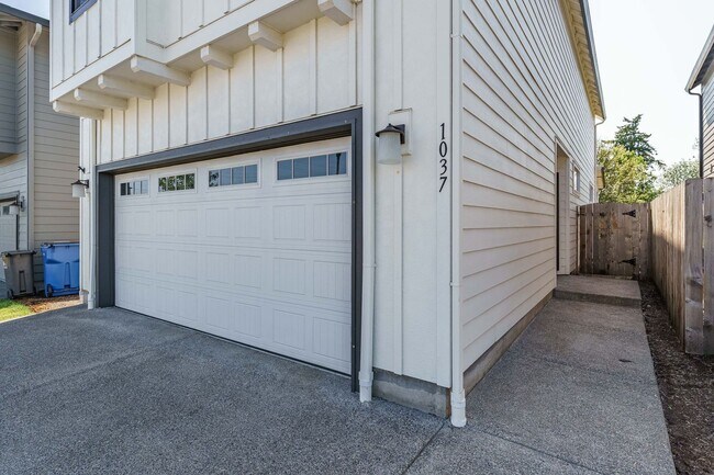 Photo - Light, Bright & Move-In Ready – 3BR Gem in Prime Ridgefield Location!  (Pet Friendly)