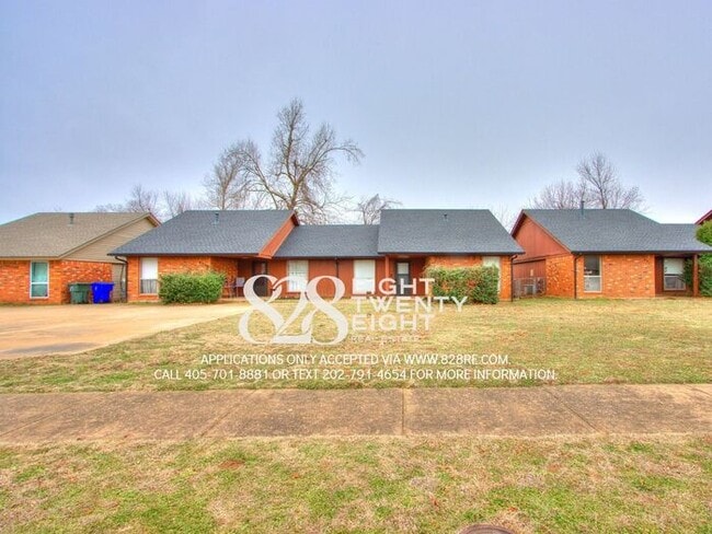 Photo - West Norman 2 Bed/1 Bath Duplex WITH Fenced Backyard! AVAILABLE NOW!