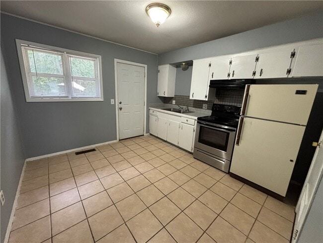8831 Country Club Dr