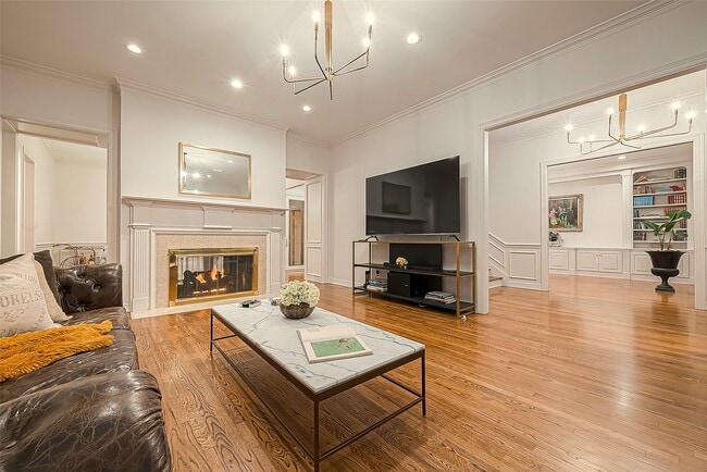 Photo - 983 S Post Oak Ln
