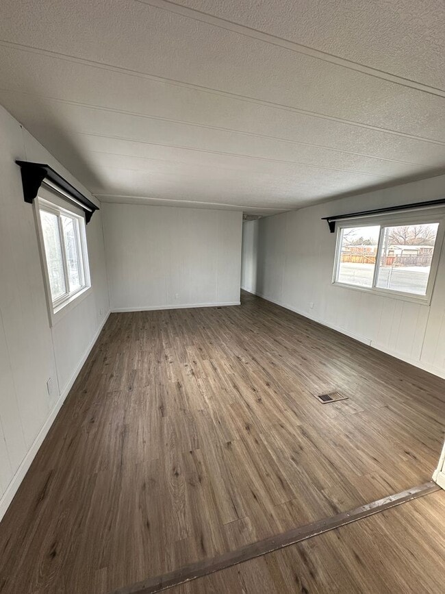 Photo - 102 E Water St