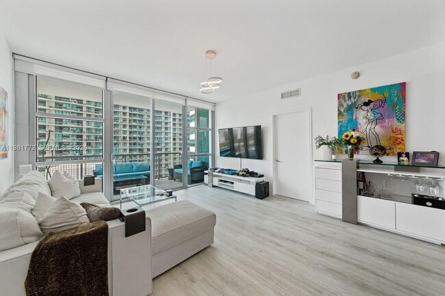 Photo - 3301 NE 1st Ave Unidad H1110