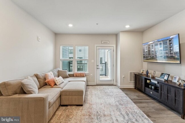 Photo - 12875 Mosaic Pk Wy Unidad 4-J