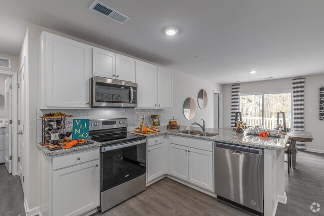 3 BR, 2 BA - 1385SF - Kitchen - Glen Heights