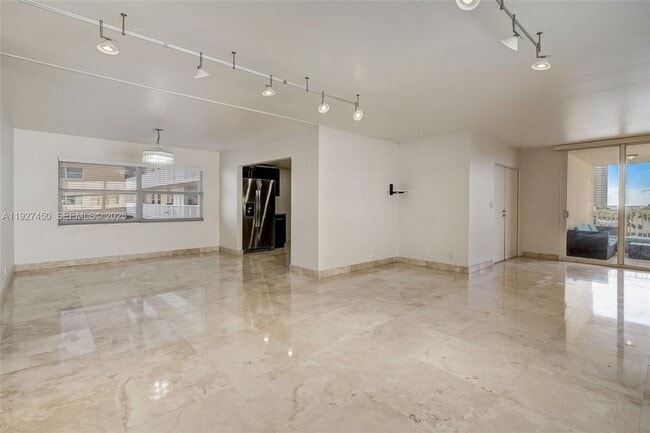 Photo - 121 Golden Isles Dr